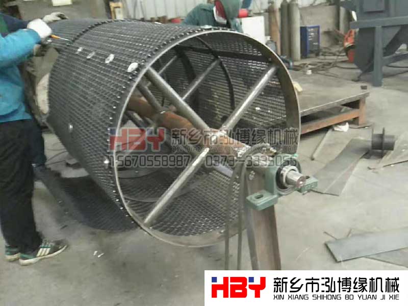 1840滾筒篩粉機(jī)正在加緊趕制當(dāng)中  需要訂貨的用戶趕緊定  年前專車(chē)發(fā)貨